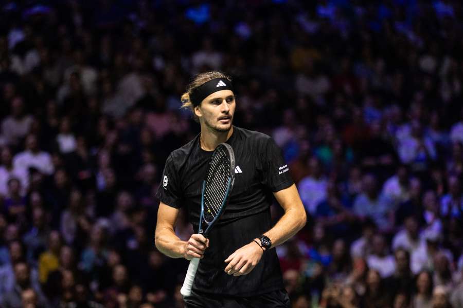 Tennis LIVE: Titelverteidiger Zverev fordert Sinner im Duell um den Finaleinzug
