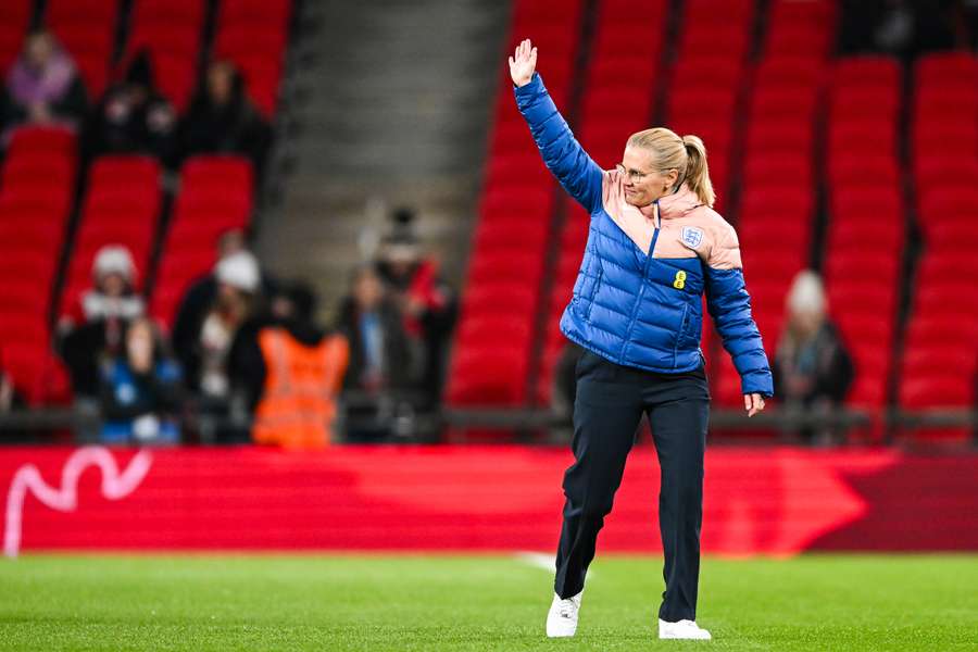 De wedstrijd Engeland-Nederland werd gespeeld voor 71.632 toeschouwers op Wembley