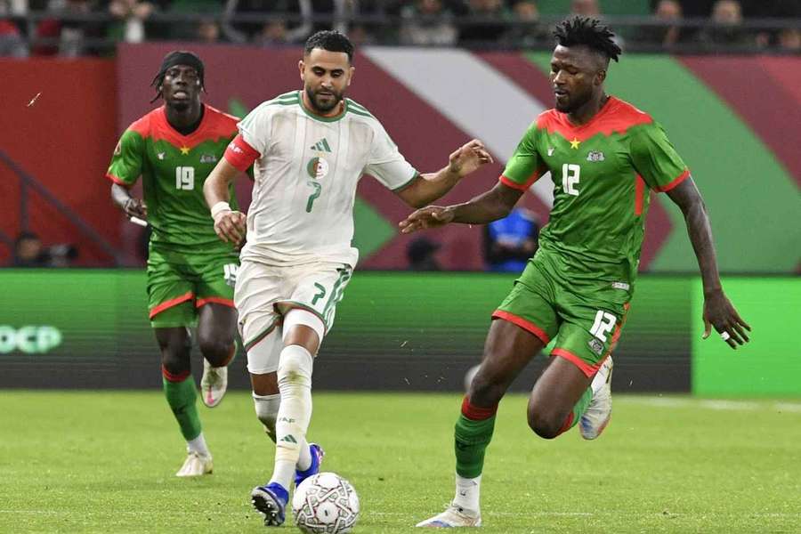 Riyadh Mahrez are 3 goluri marcate pentru Algeria în primele 2 partide de la Cupa Africii pe Națiuni