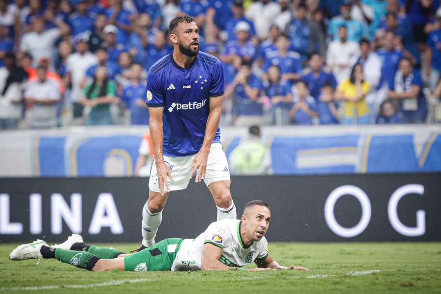 Equipas continuam a olhar para a parte de baixo da tabela