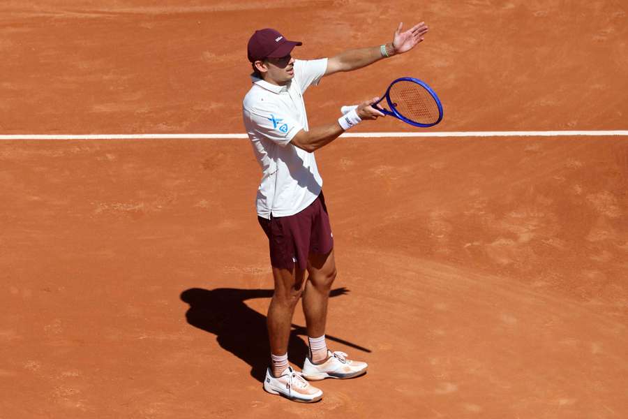 Alex De Minaur protests an umpiring decision in Barcelona on Wednesday. Alex De Minaur protests an umpiring decision in Barcelona on Wednesday.