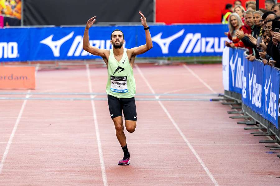 Khalid Choukoud tijdens de 48e editie van de marathon van Amsterdam