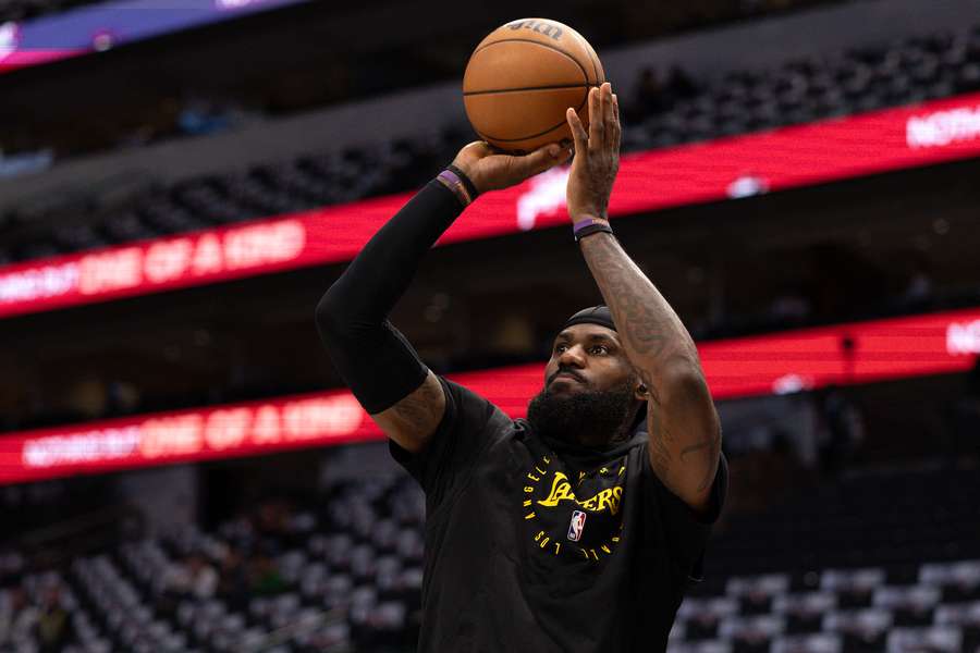 The Los Angeles Lakers will be returning to the court on Monday.
