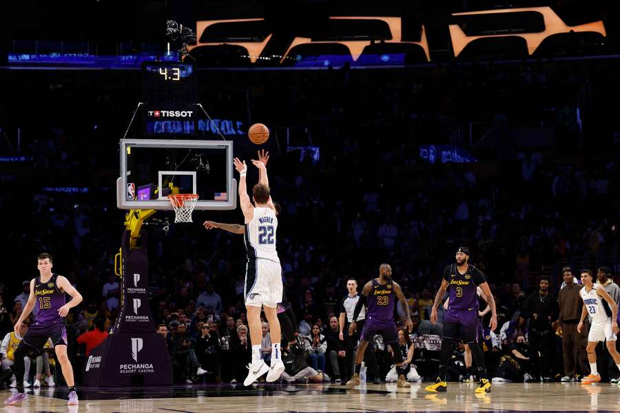 Franz Wagner nails a game-winning three-pointer in the Orlando Magic's victory over the Los Angeles Lakers