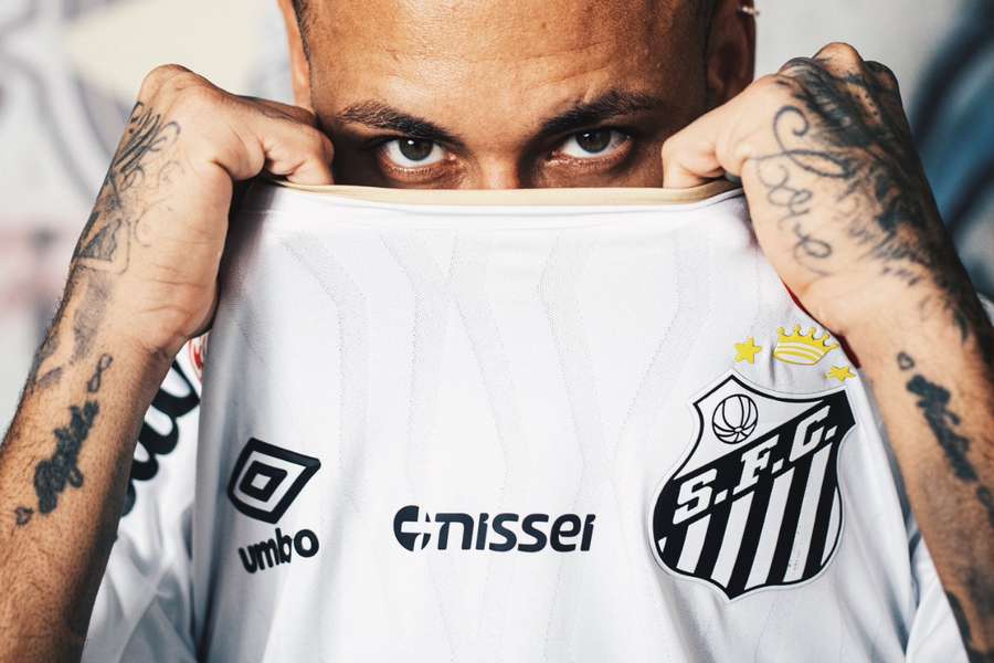 Olha quem reaparece no time do Santos