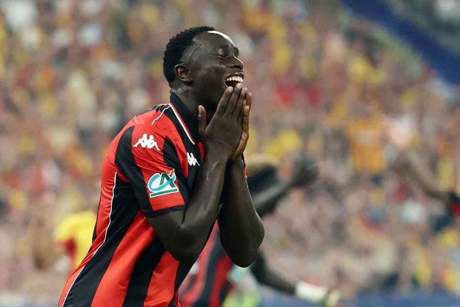 Saint-Étienne e Nice, dois clubes à beira do abismo Saint-Étienne e Nice, dois clubes à beira do abismo