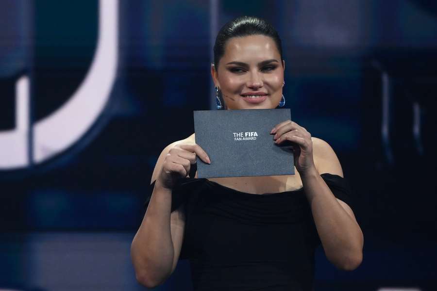 Adriana na premiação FIFA The Best deste ano