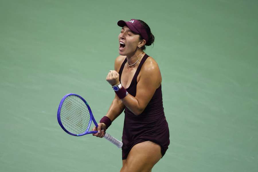 Pegula celebra su victorias Pegula celebra su victorias