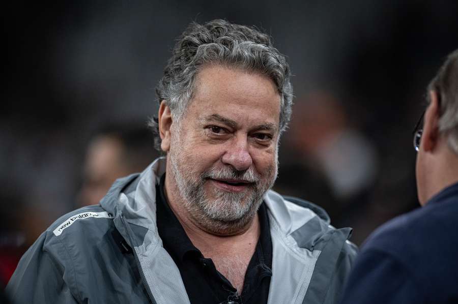 Júlio Casares renuncia a cargo de conselheiro do São Paulo e pede desligamento do clube Júlio Casares renuncia a cargo de conselheiro do São Paulo e pede desligamento do clube