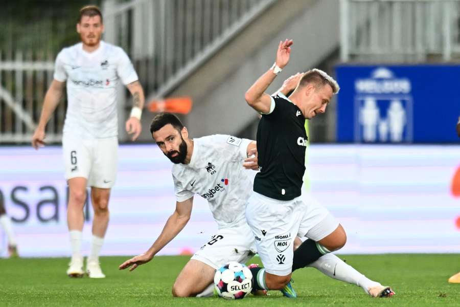 Úvodní duel v Jablonci vyhráli domácí 2:0.