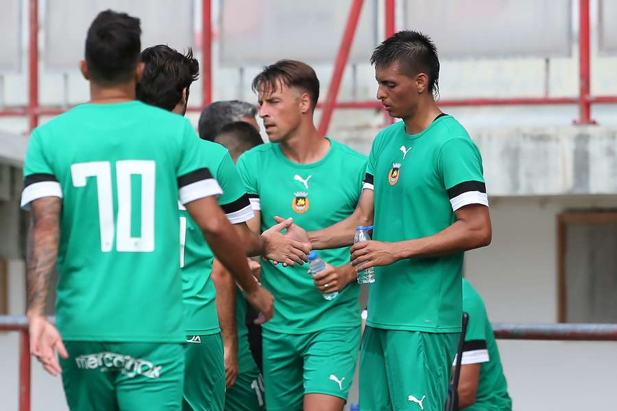 Vila-condenses têm mais um jogo-treino na tarde deste sábado