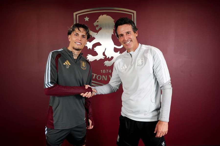 Vzájemné obchody za čtvrt miliardy eur. Garnacho odešel do Aston Villy, Chelsea vydělá Vzájemné obchody za čtvrt miliardy eur. Garnacho odešel do Aston Villy, Chelsea vydělá