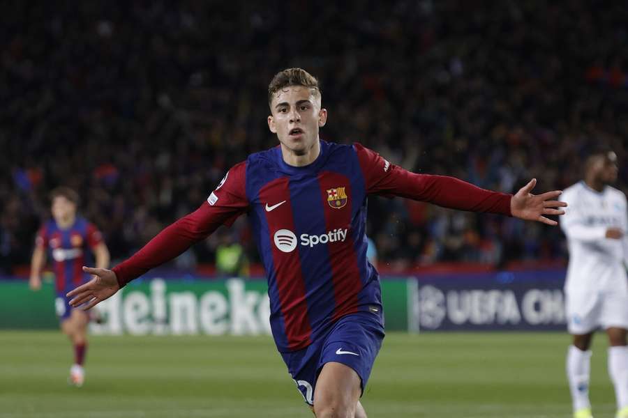 Fermín López slaví gól Barcelony.