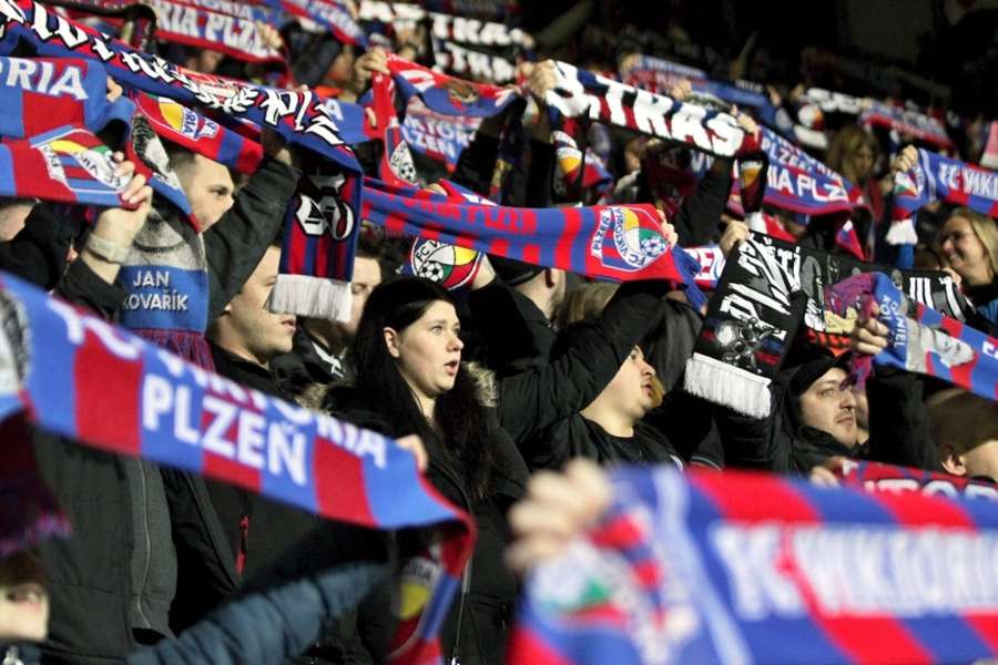 Plzeň dostala od UEFA za vhozený kelímek pokutu a dvouletou podmínku.