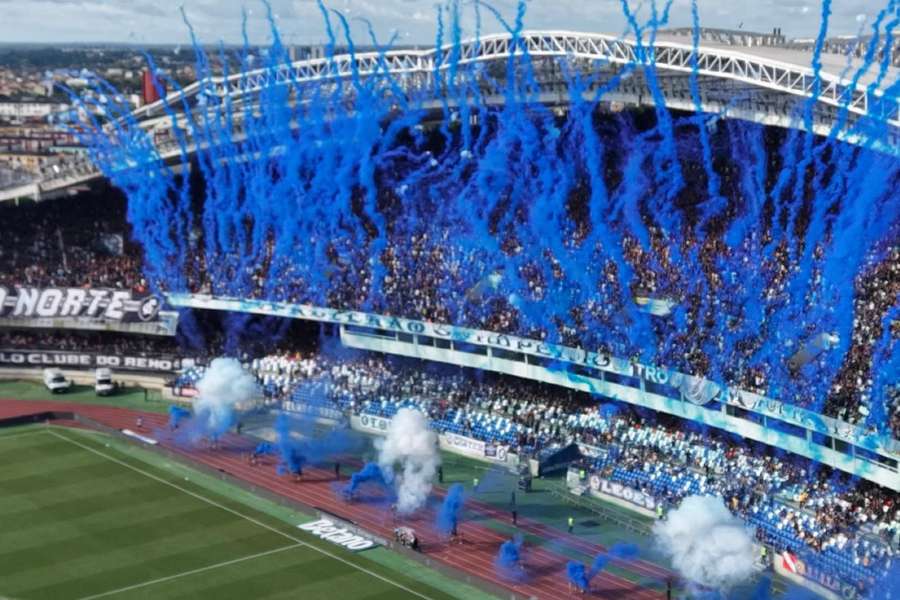 Festa da torcida do Remo no Mangueirão.
