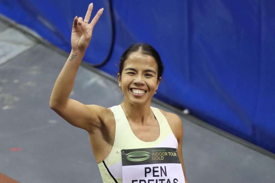 Marta Pen vai disputar a final dos 1.500 metros no sábado