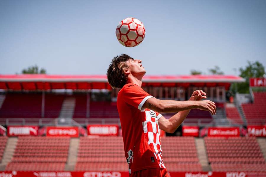 Bryan Gil apresentado no Girona