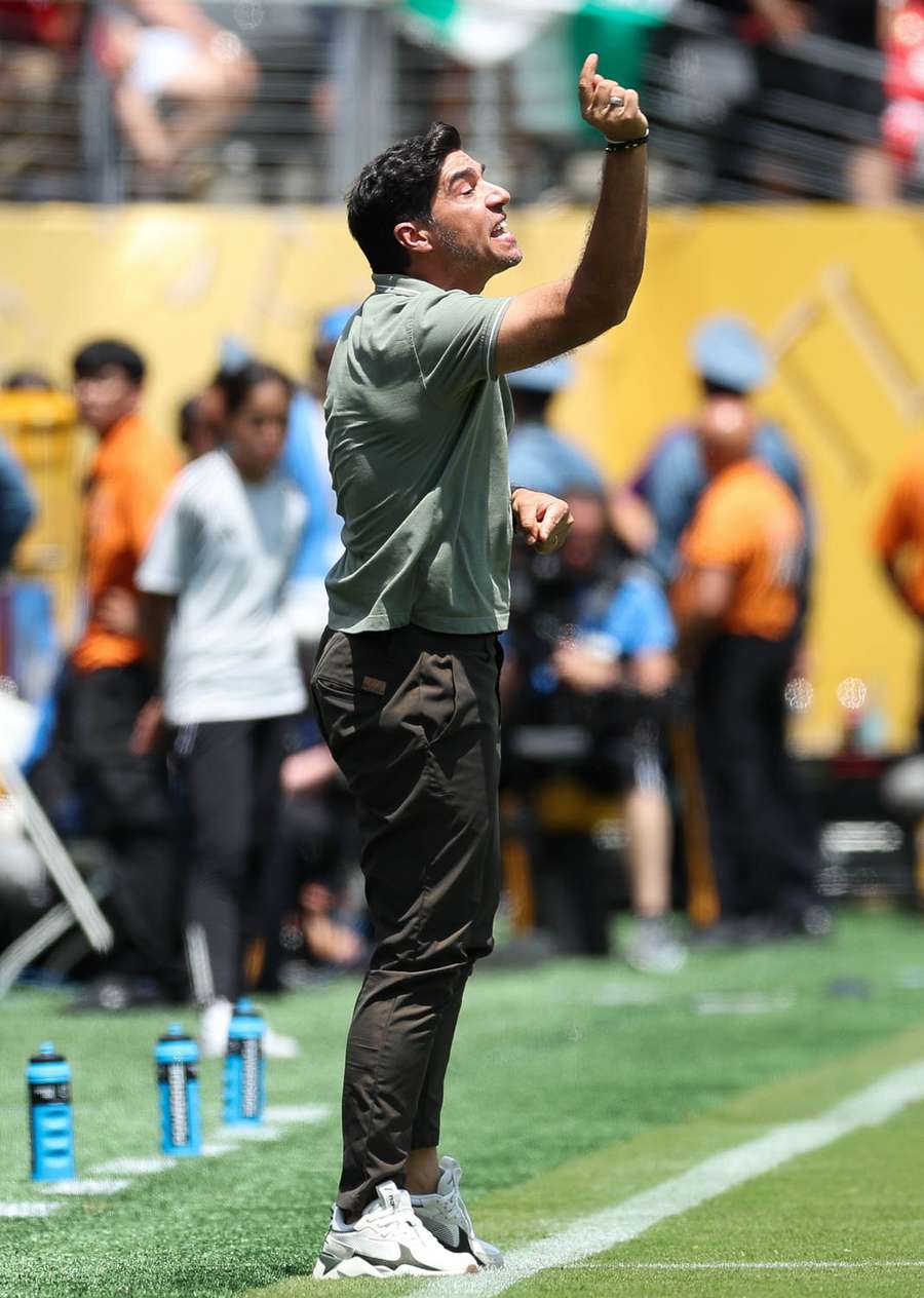 Abel Ferreira é o técnico mais longevo em uma única passagem no Palmeiras