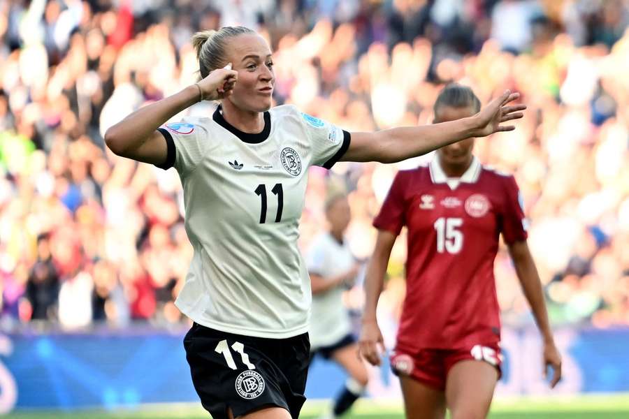  Germany's Lea Schüller celebrates her goal to make it 2-1