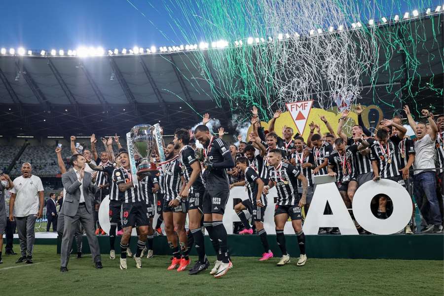 Jogadores do Galo celebram a conquista do pentacampeonato mineiro