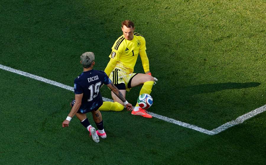 Neuer verhindert das 0:2 gegen Enciso Neuer verhindert das 0:2 gegen Enciso