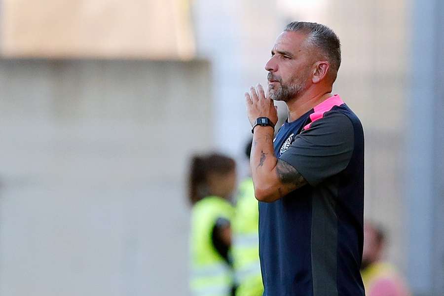 Rui Borges voltou à tática inicial