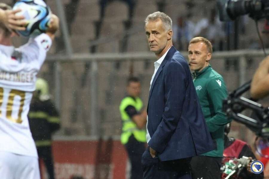 Meho Kodro registou duas vitórias em seis jogos do Grupo J