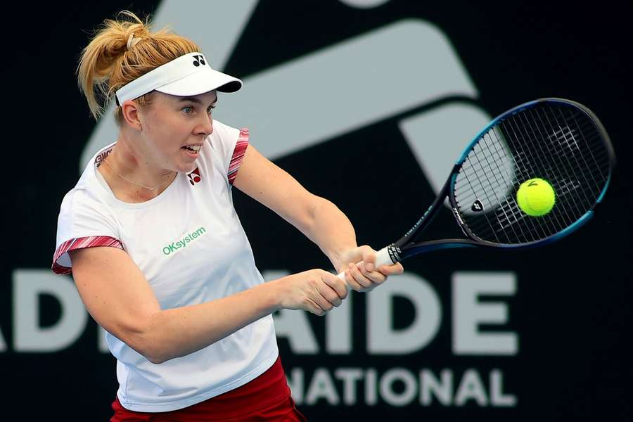 Linda Nosková zabojuje v Adelaide o čtvrtfinále.