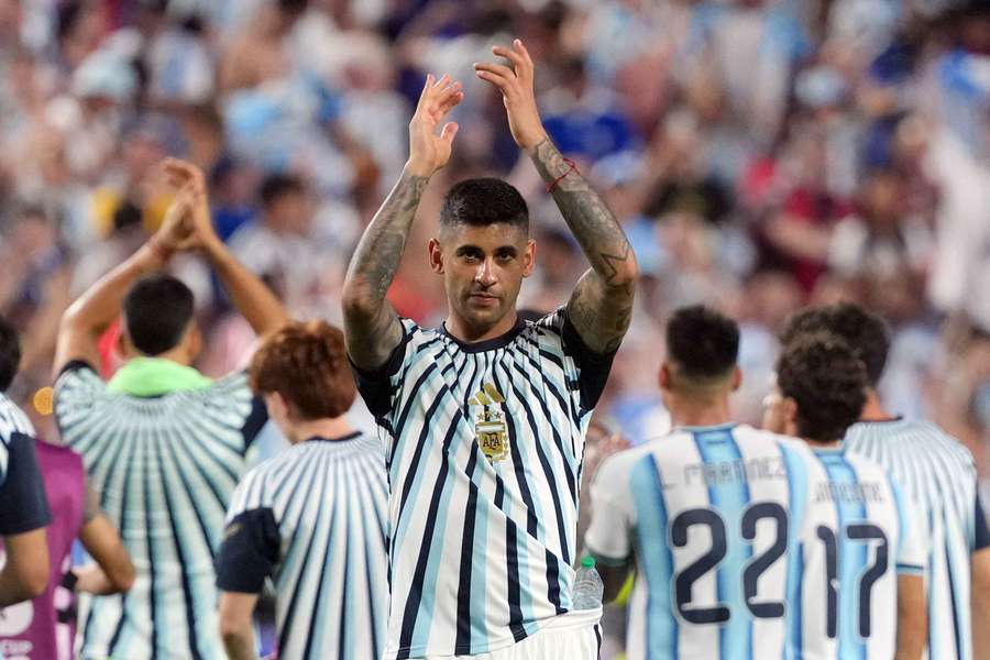 Romero avec l'Argentine. Romero avec l'Argentine.