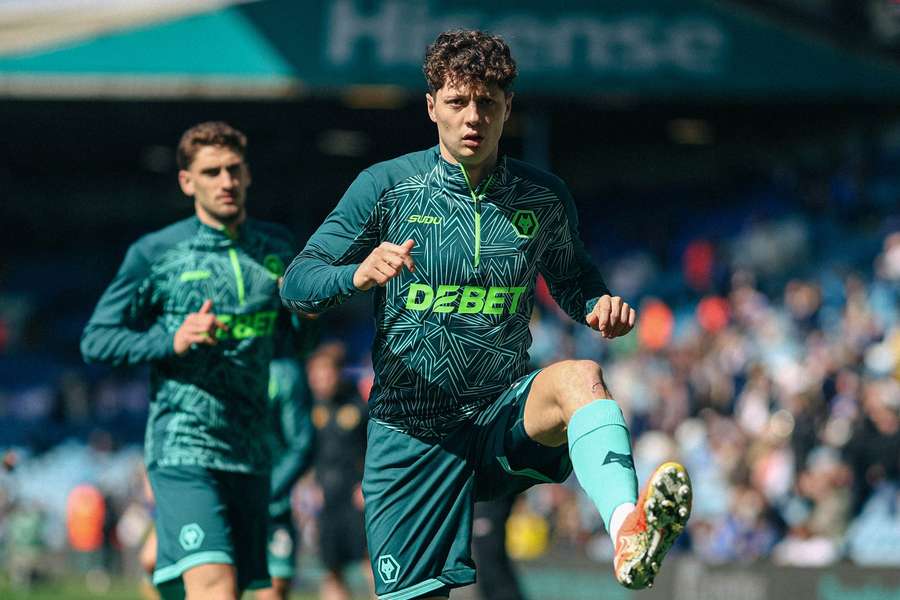 Krejčí apresenta-se ao serviço no Wolverhampton