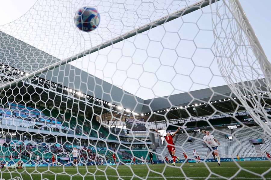 Canada versloeg Nieuw-Zeeland met 2-1 in hun openingswedstrijd 