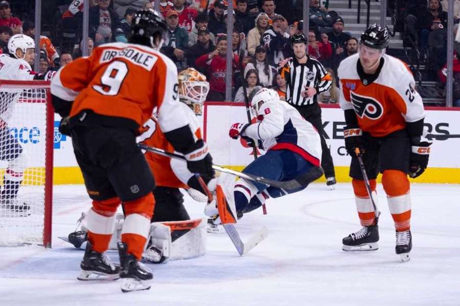 Aleksander Owieczkin nie zwalnia tempa w NHL i zbliża się do rekordu wszechczasów