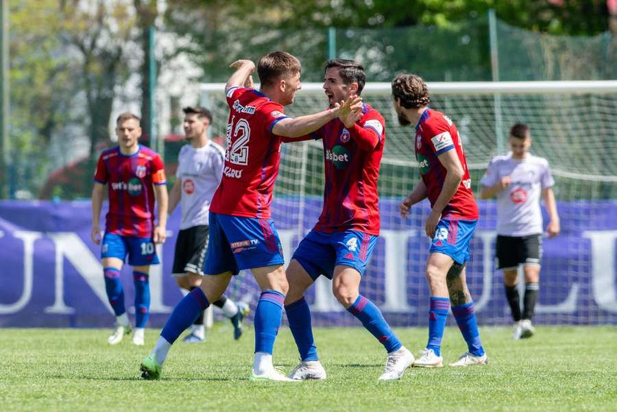 În ediția precedentă, CSA Steaua a terminat pe locul secund în Liga a 2-a