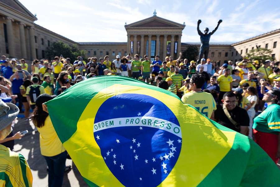 Torcedores do Brasil tomaram as escadarias do Museu de Arte da Filadélfia Torcedores do Brasil tomaram as escadarias do Museu de Arte da Filadélfia