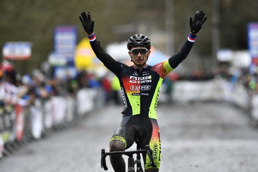 Boroš potvrdil roli favorita, na mistrovství republiky v cyklokrosu získal už šestý titul
