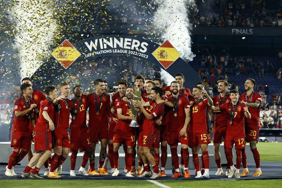 Los jugadores de la selección española, celebran el título de la Nations League en 2023.