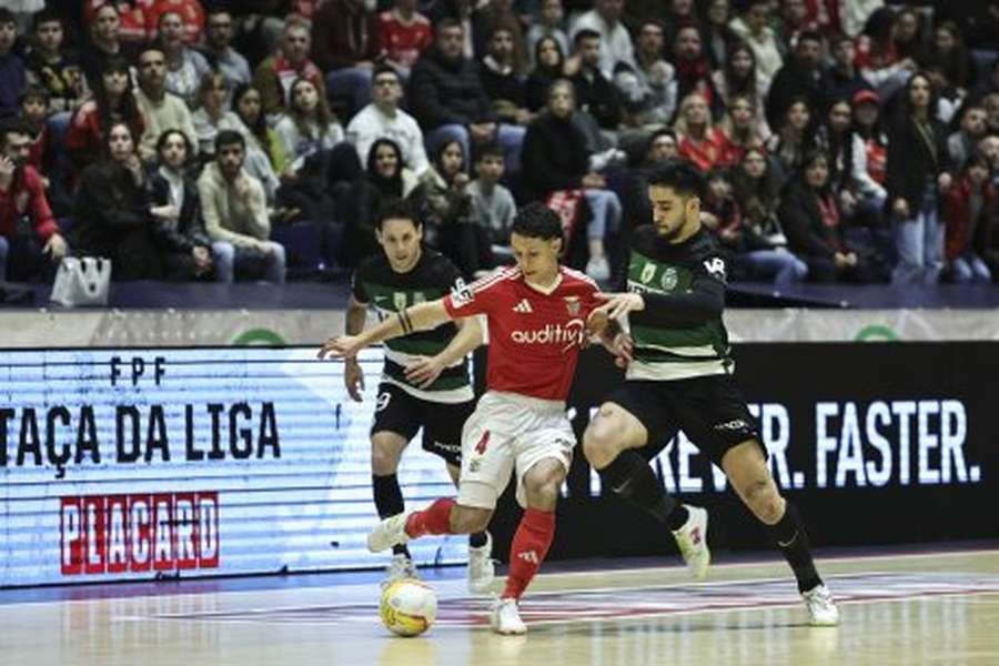 Golaço de Lúcio não teve grande impacto Golaço de Lúcio não teve grande impacto