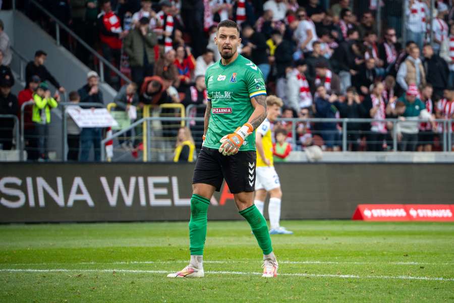 Bramkarz Kacper Rosa w meczu pomiędzy KS Cracovia i Motor Lublin w Krakowie, 26 października 2024 r.