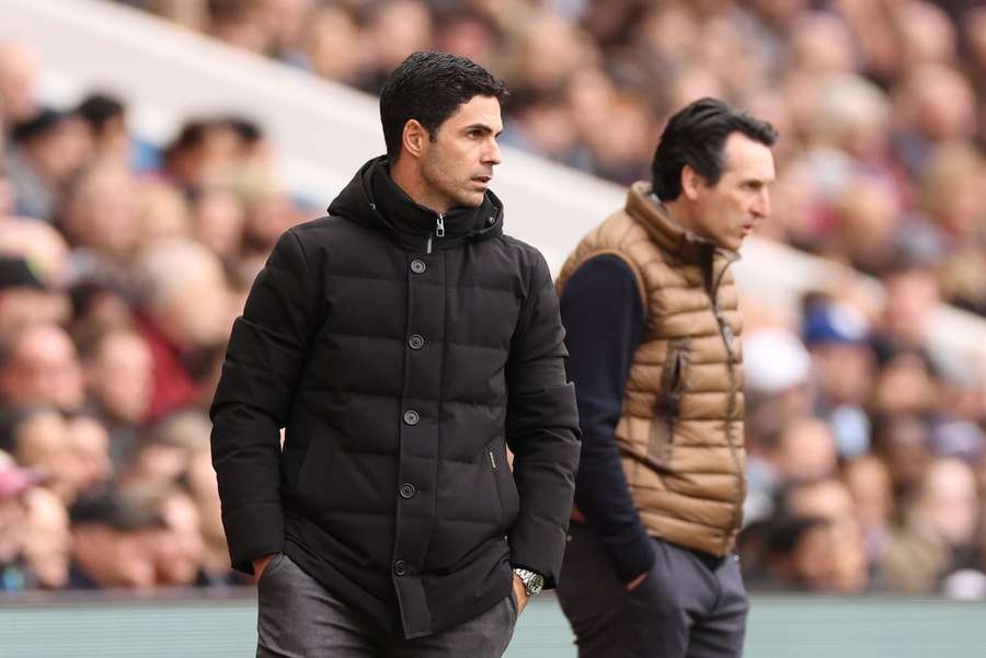 Mikel Arteta (i) y Unai Emery (d) son dos de los cuatro entrenadores guipuzcoanos que trabajan en la Premier League.