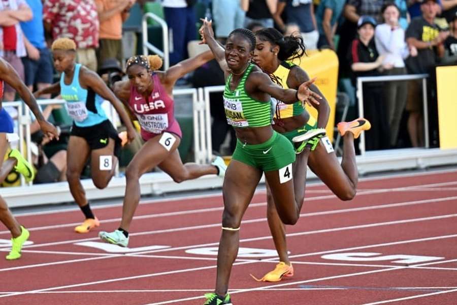 Tobi Amusan suspensa provisoriamente pela Unidade para a Integridade do Atletismo
