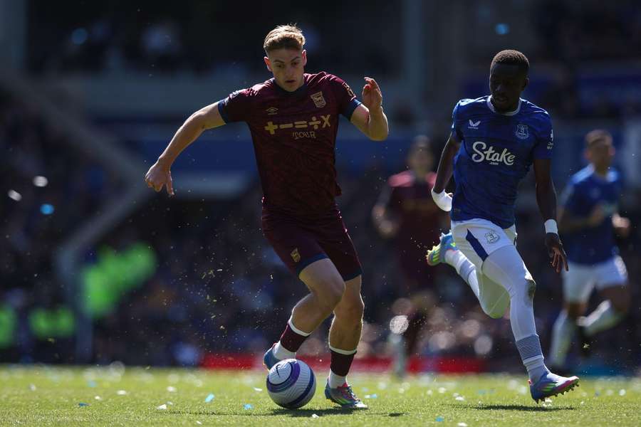 David Moyes confirms Liam Delap interest as Everton challenge Chelsea and Man United