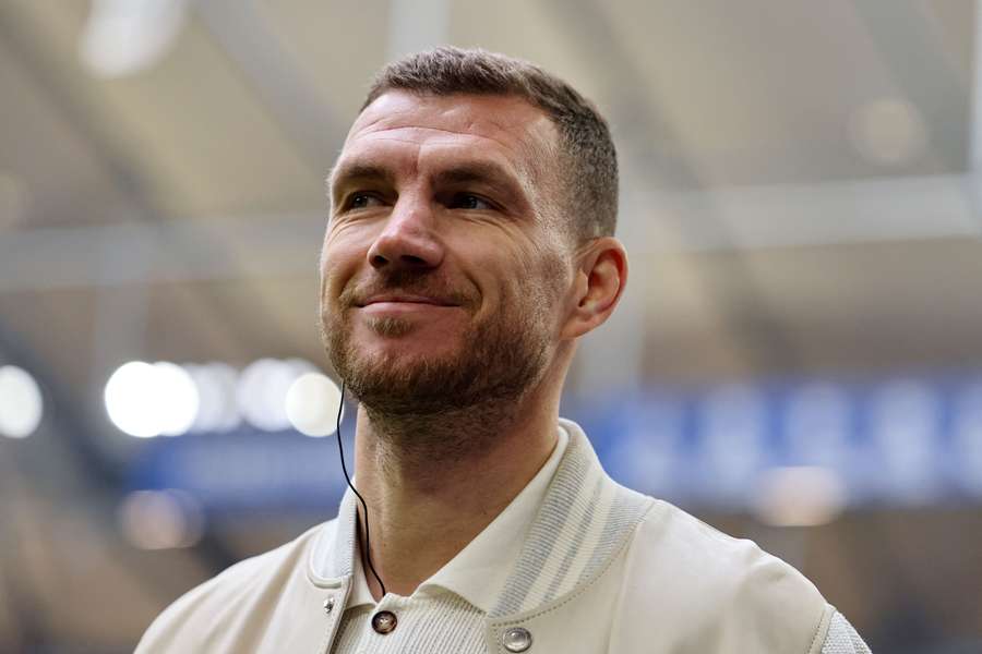 Edin Dzeko bleibt auch bis 2027 auf Schalke.
