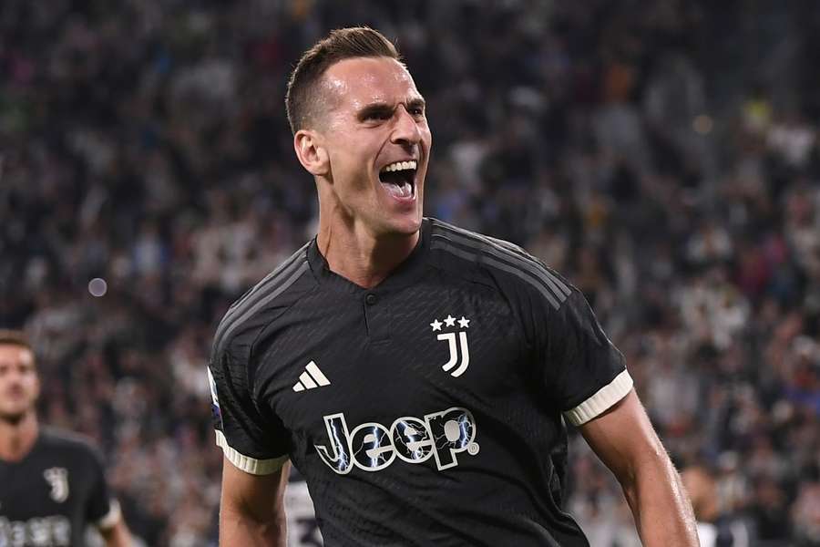 Milik comemora gol que colocou a Juventus na vice-liderança da Serie A