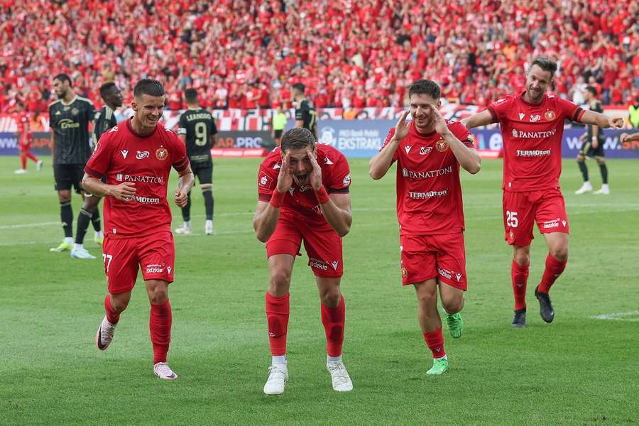 Piątek z Ekstraklasą: Widzew pokonał Radomiaka, gol i asysta Rondicia. Lechia gra z Rakowem