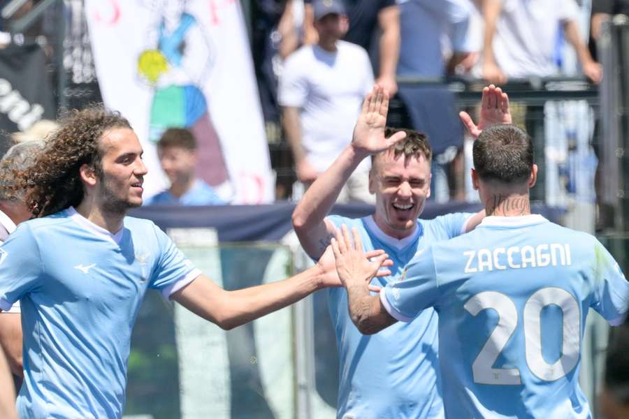 Lazio potwierdza swoją pozycję faworyta.