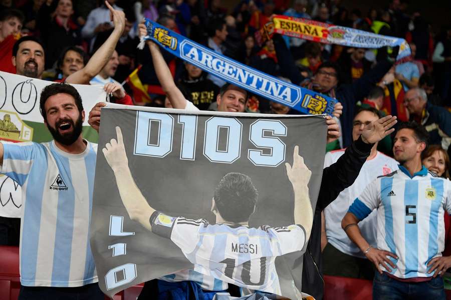 Fanii Argentinei la o partidă contra Spaniei în 2018 