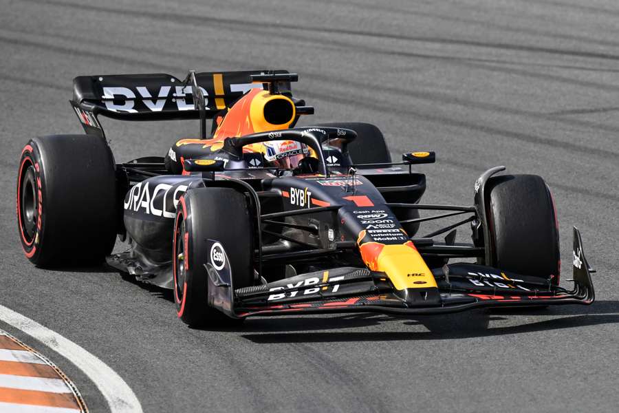 Verstappen continua escrevendo seu nome na história da Fórmula 1