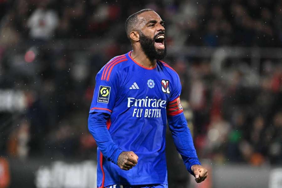 Alexandre Lacazette est titulaire