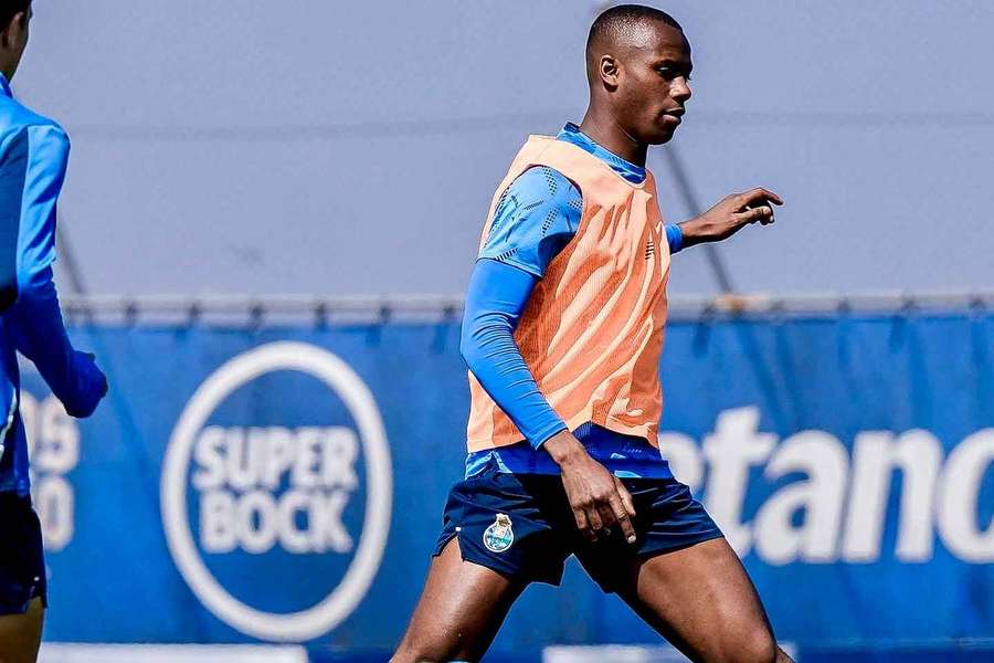 Tiago Djaló num treino do FC Porto