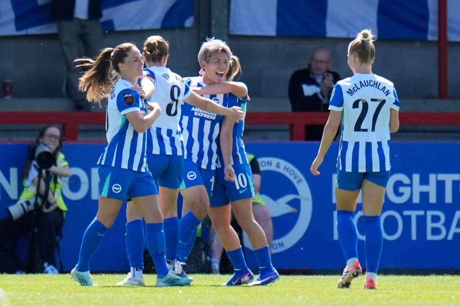 Echipa feminină a celor de la Brighton ocupă locul 6 în clasamentul din Women's Super League 